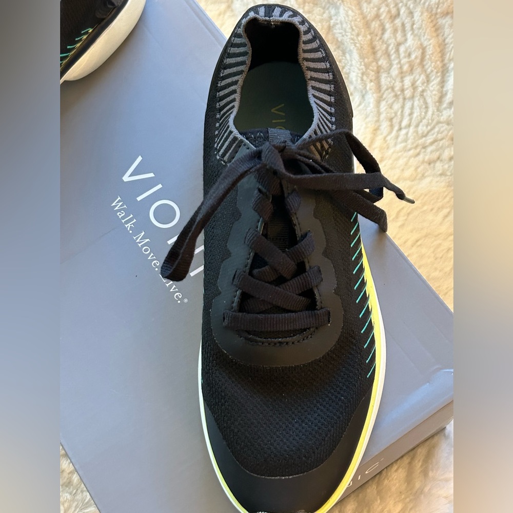 Vionic Embolden Black Knit Sneakers - Picture 5 of 9